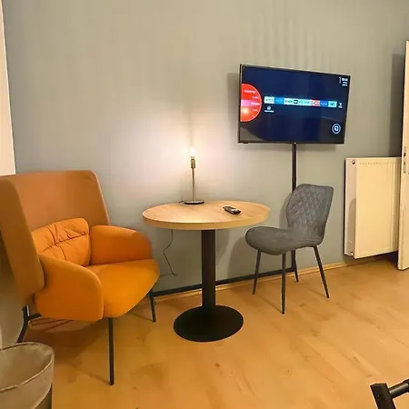 Urban & Chic: 2bdr, Parkplatz Apartment